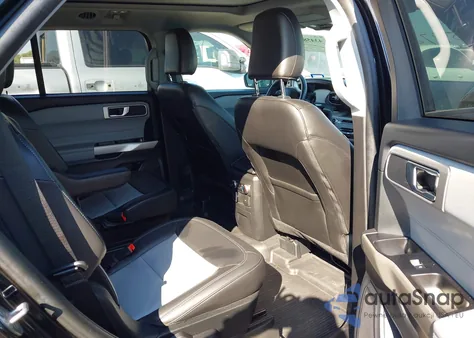 2023 Ford Explorer Xlt z USA, uszkodzony, nr VIN 1FMSK7DH5PGA09379